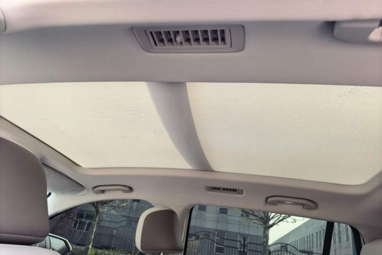 Used Roewe RX9 2023 2.0T Two-Wheel Drive Enjoyment Version Interior 4