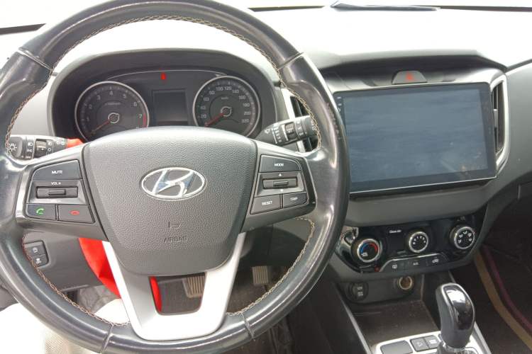 Used Hyundai ix25 2017 1.6L Automatic Smart Version Interior 3