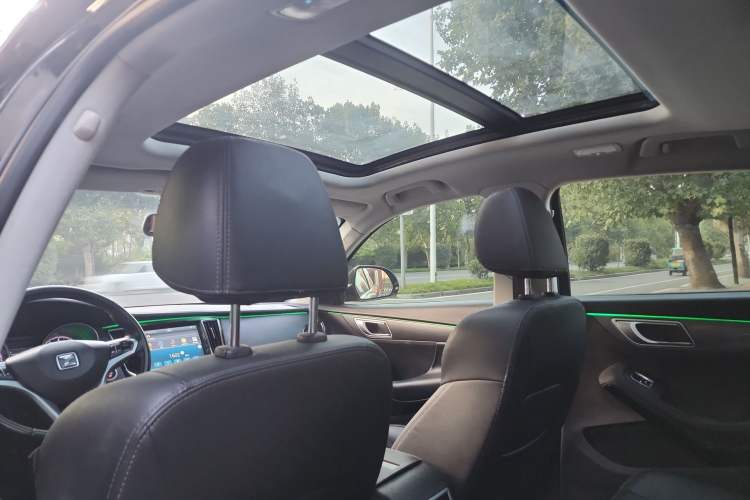 Used Zotye SR7 2016 1.5T CVT Cube Heart Edition China V Standard