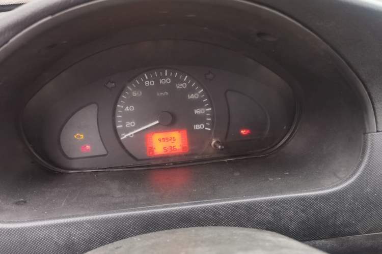 Used Wuling Rongguang Small Truck 2012 1.2L Double-Cab Basic Version LAQ Odometer Close Up