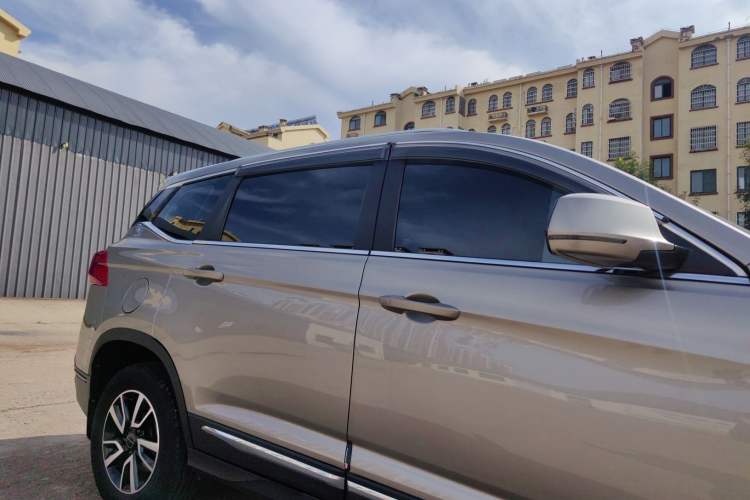 Used FORTHING T5 2022 Grand Edition 1.6L Manual Dream-Chasing Five-Seat Model
