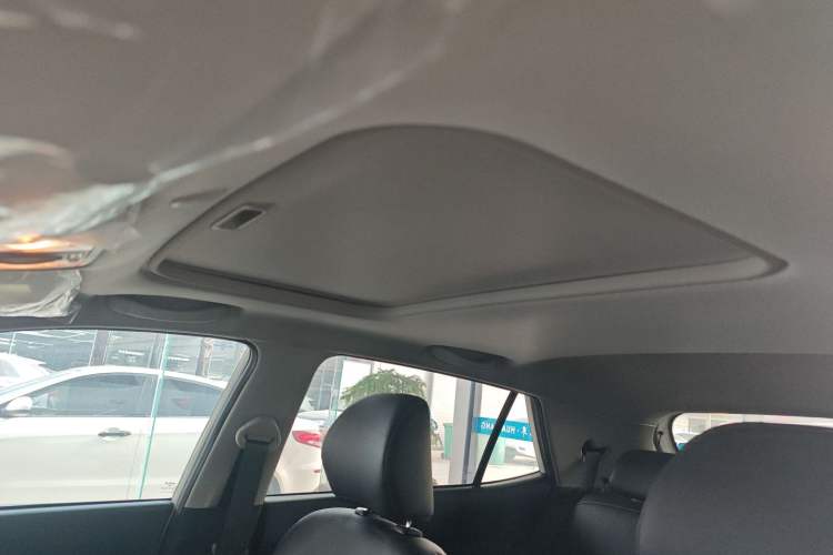 Used Kia kx1 Stonic 2021 1.4L CVT Sunroof Model
