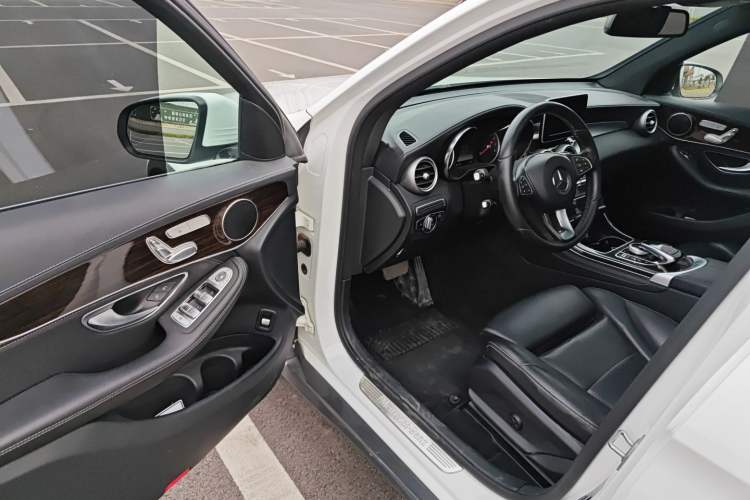 Used Mercedes-Benz GLC 2019 GLC 260 L 4MATIC Dynamic Model
