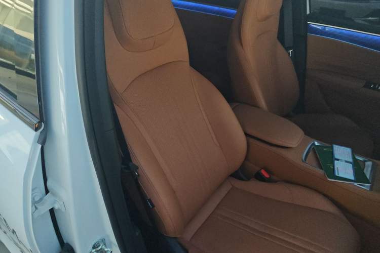 Used Geely Galaxy L7 2025 EM-i 115km Exploration+ Edition
