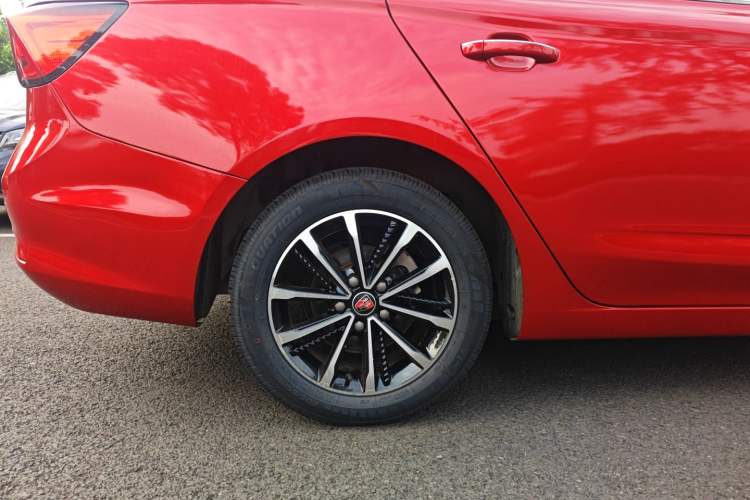 Used Roewe i5 2020 1.5L Manual 4G Connect Leehao Flagship Edition Exterior 9