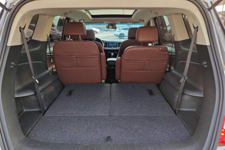 Used Buick GL6 2018 18T 6-Seater Luxury Model
