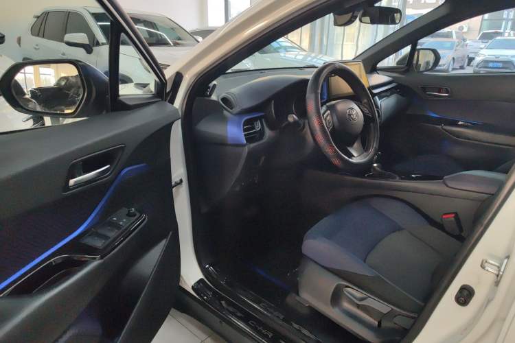 Used Toyota C-HR 2018 2.0L Leading with Sunroof China V Standard