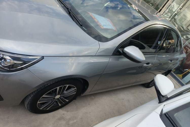 Used Peugeot 308 2016 1.6L Manual Fashion Edition