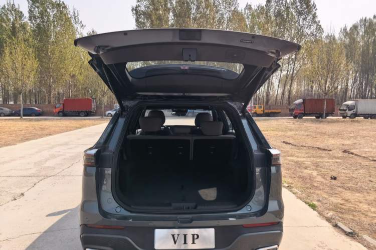 Used Chery Tiggo 8 PLUS 2025 290TGDI DCT Prestige 5-Seater Trunk