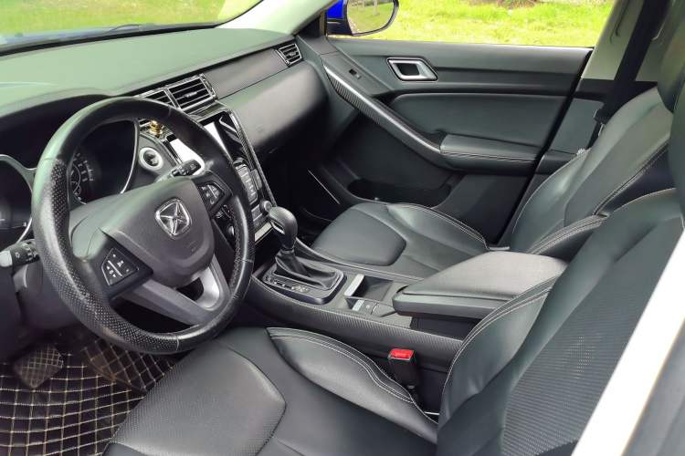 Used JMC Yusheng S330 2016 1.5L GTDi Automatic Two-Wheel Drive Fashion Edition
