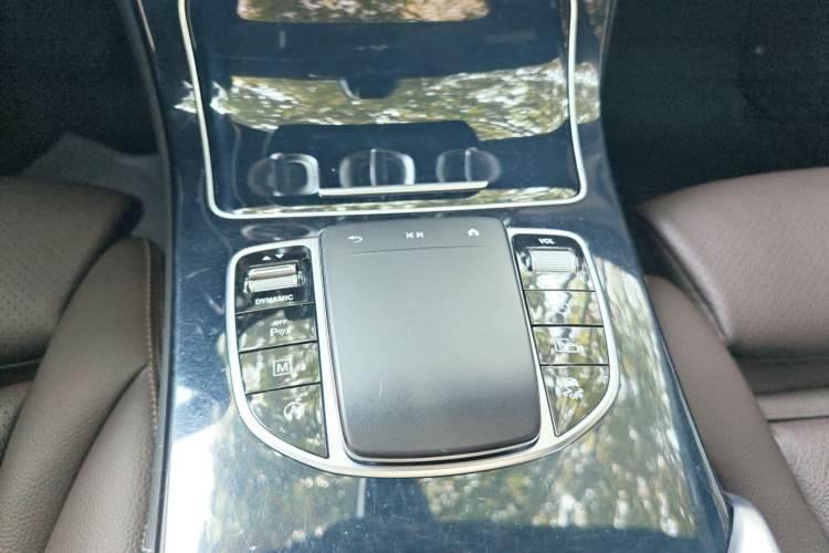 Used Mercedes-Benz GLC 2022 Facelifted GLC 260 L 4MATIC Dynamic Edition Interior 6