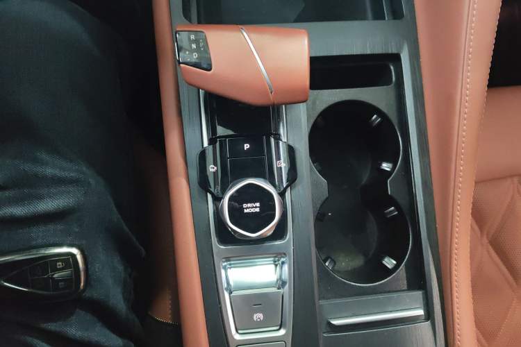 Used CHANGAN CS75 PLUS 2023 3rd Generation 1.5T Automatic Prestige Model Gear Lever