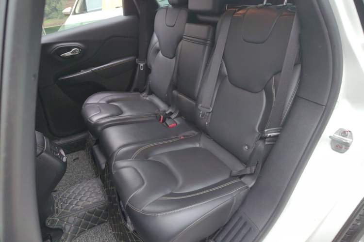 Used Jeep Cherokee 2016 2.4L Leading Edition