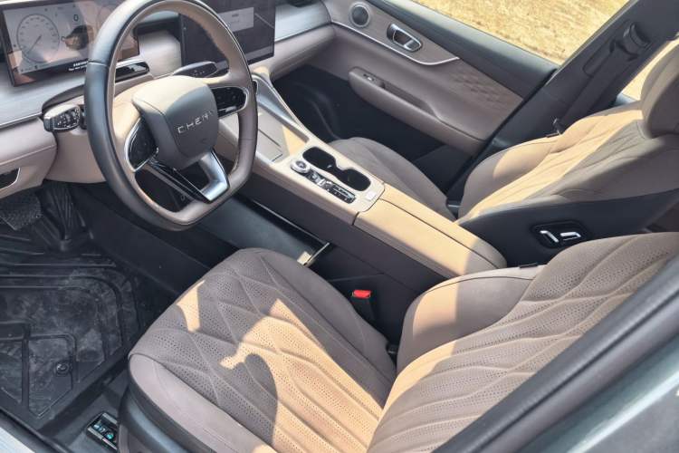 Used Chery Tiggo 8 PLUS 2025 290TGDI DCT Prestige 5-Seater Left Front Seat