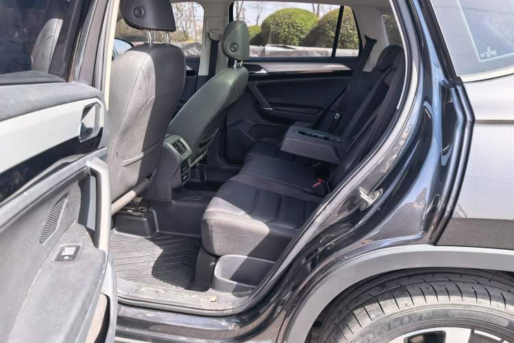 Used Volkswagen Tayron 2021 280TSI Two-Wheel Drive Luxury Smart Connectivity Version