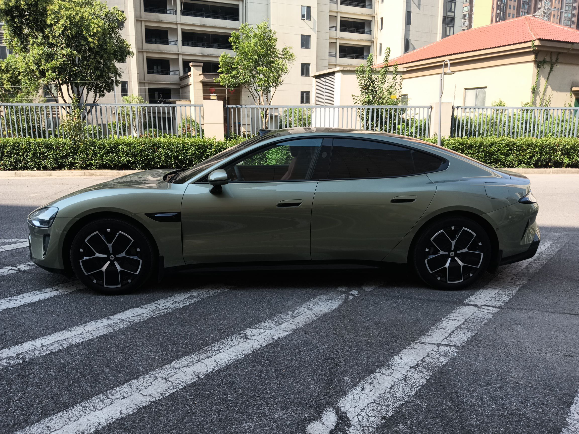 Xiaomi Auto SU7 2024 Rear-Drive Ultra-Long Range Advanced Pro-Level Intelligent Driving Version — снимка 7