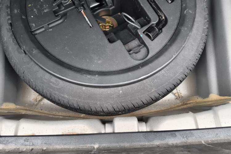 Used Geely Auto Emgrand 2015 Sedan 1.5L Manual - Top Trim Level