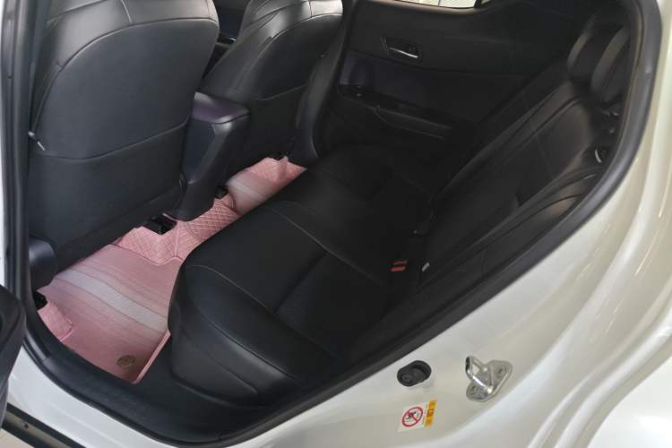 Used Toyota C-HR 2020 2.0L Luxury Edition Interior 1