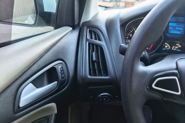 Used Ford Focus 2015 Sedan 1.6L Automatic Comfort Model