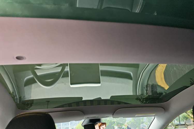 Used Tesla Model 3 2025 Rear-Wheel-Drive Version
