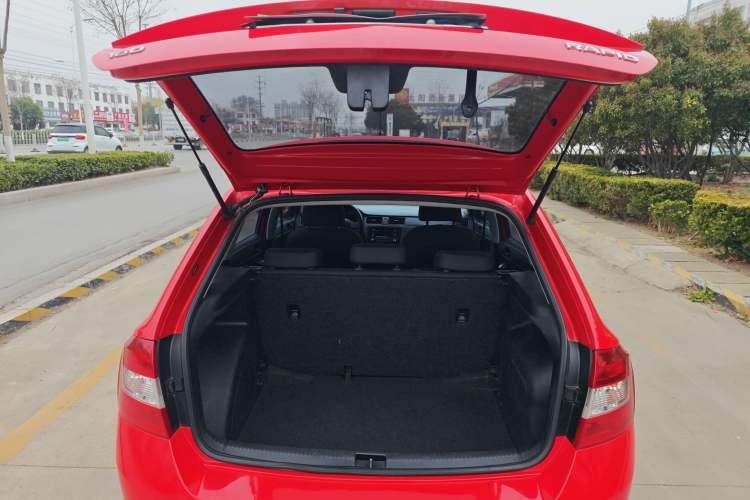 Used Skoda Rapid Spaceback 2016 Revised Version 1.6L Manual Front-Drive Edition