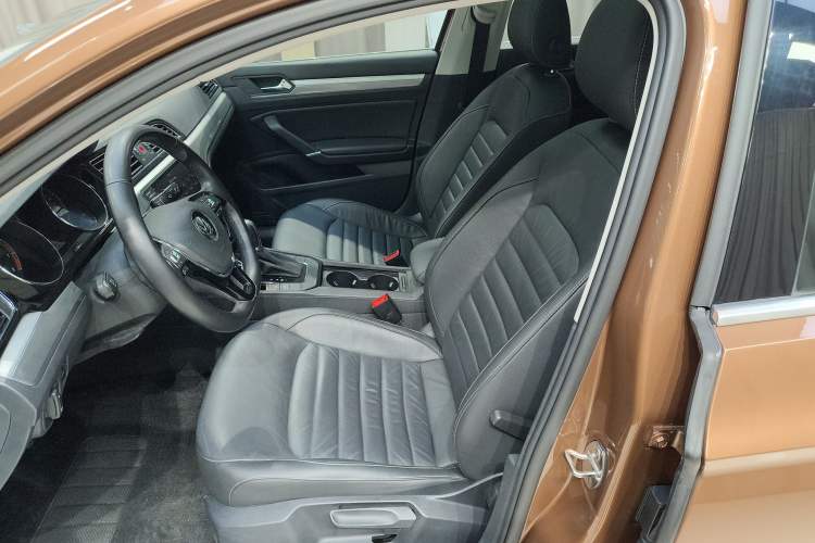 Used Volkswagen Lamando 2018 280TSI DSG Comfort Edition Left Front Seat