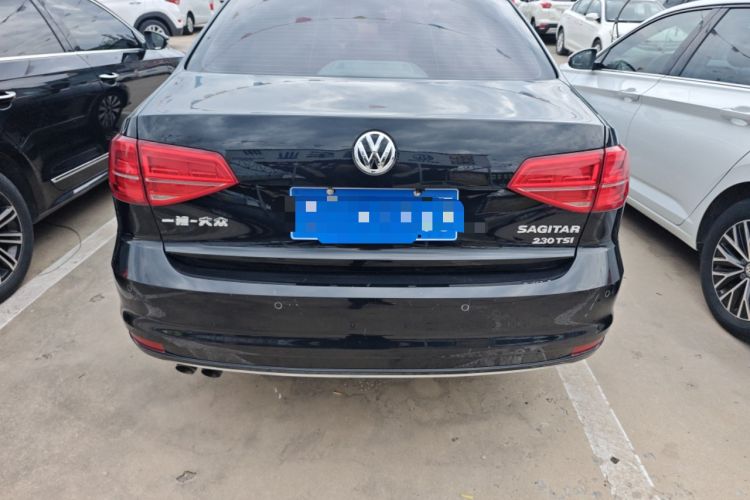 Used Volkswagen Sagitar 2017 230TSI Automatic Comfort Version
