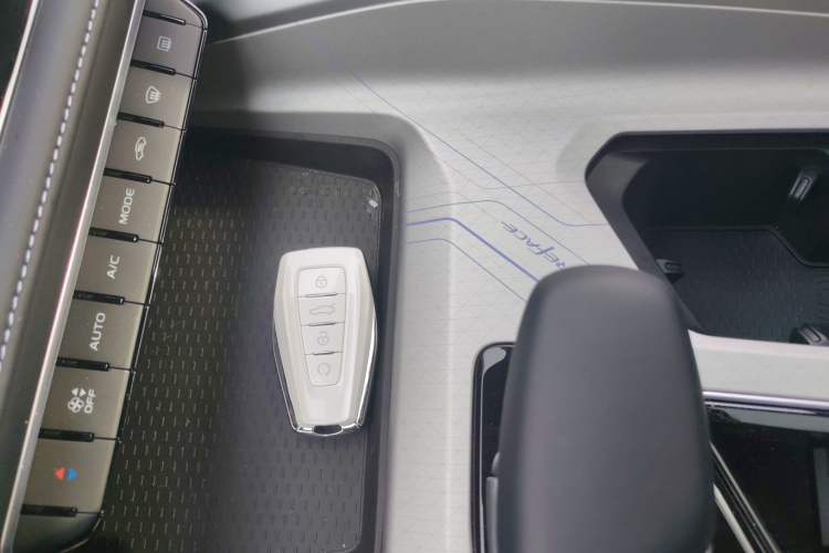 Used Geely Auto Preface 2025 Dongfang Yao 1.5TD Jinghong Edition+ Interior 1