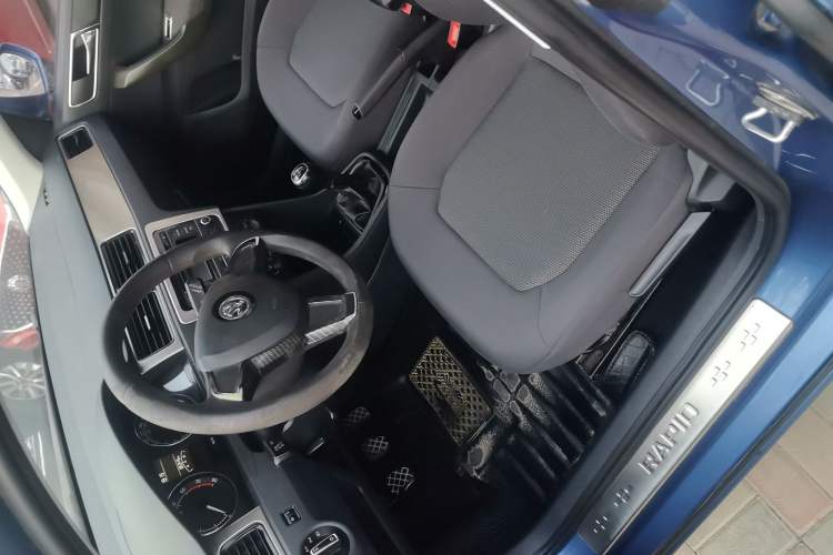 Used Skoda Rapid Spaceback 2016 Revised Version 1.4L Manual Front-Drive Edition
