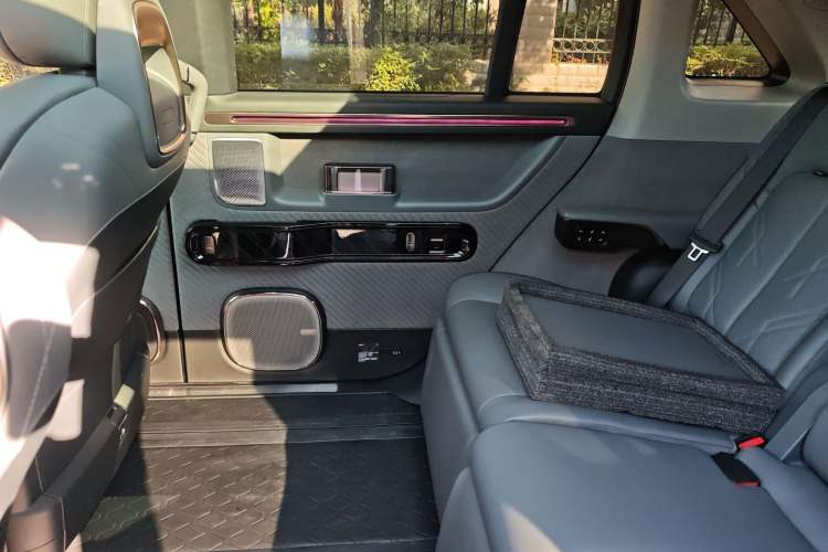 Used Zeekr MIX 2025 Intelligent Driving Version
