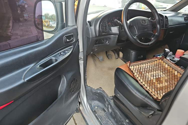 Used JAC Refine 2012 1.9T Shuttle Diesel Comfort Version HFC4DB1-2C
