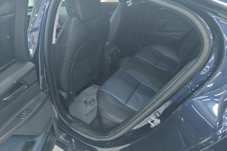 Used Jaguar XE 2017 2.0T 200 PS R-Sport