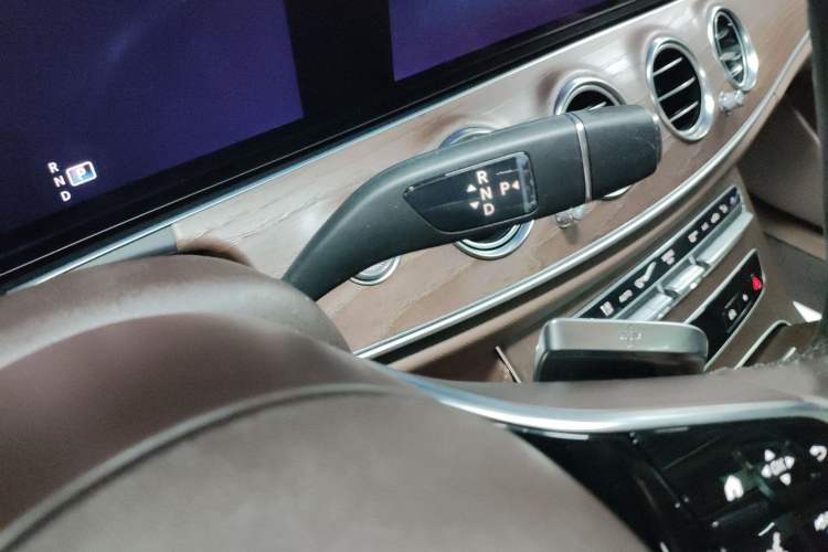 Used Mercedes-Benz E-Class 2022 E 300 L Premium Edition