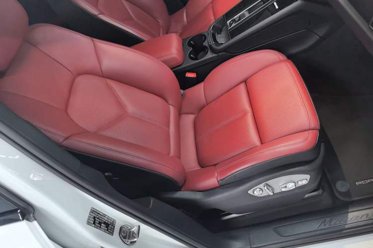 Used Porsche Macan 2024 Macan 2.0T