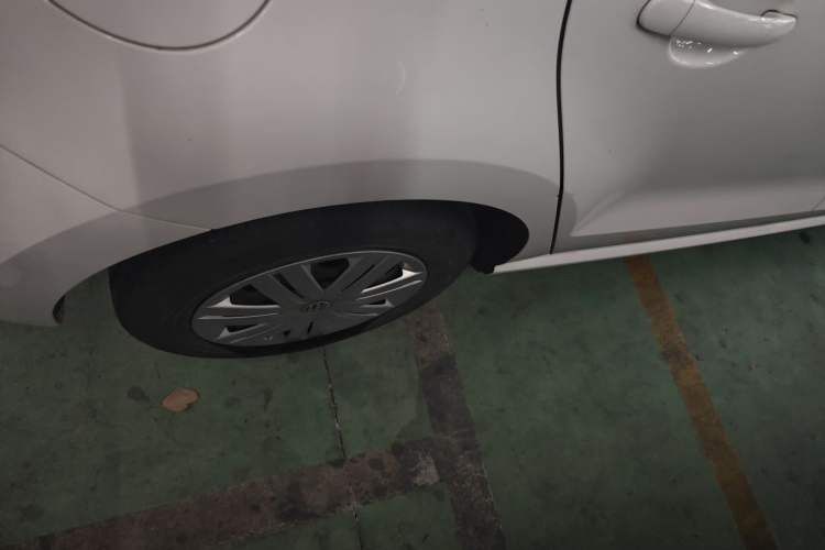 Used Volkswagen Polo 2016 1.4L Manual Fashion Model Exterior 1