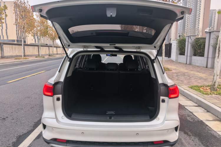 Used Roewe RX5 MAX 2019 300TGI Automatic 4G Connect Luxury Edition Trunk