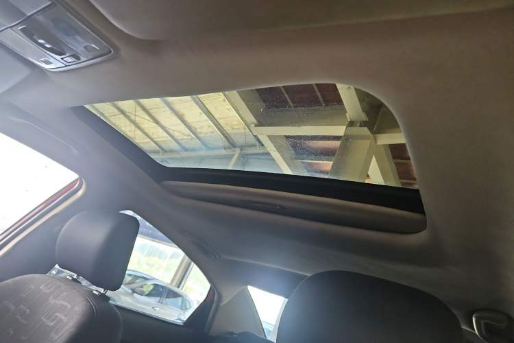 Used Kia K2 2015 Sedan 1.4L MT TOP
