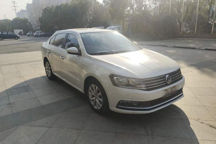 Used Volkswagen Lavida 2015 1.6L Manual Comfort Edition