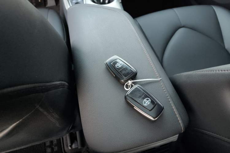 Used Toyota Camry 2018 Dual-Engine 2.5 HG Luxury Edition
