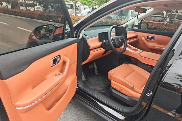 Used Leapmotor C16 2026 Extended-Range 280 LiDAR Version 6 Seats Driver Seat