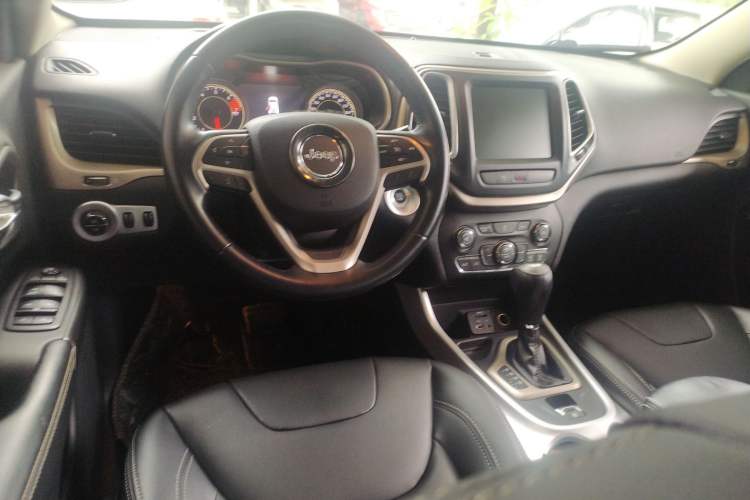 Used Jeep Cherokee 2016 2.0L Smart Version