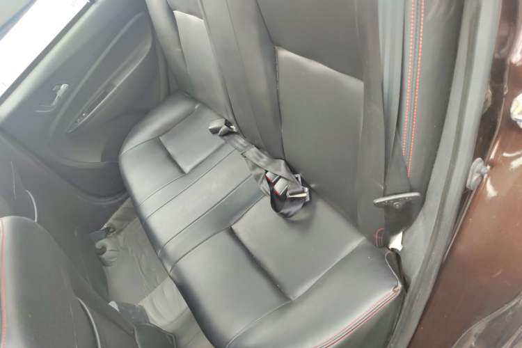 Used Geely Auto Diamond 2015 Sedan 1.5L Manual SuperDeluxe Model