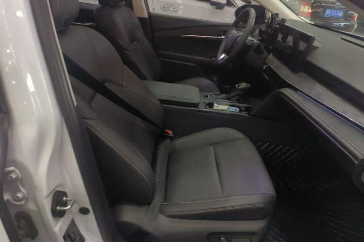 Used Toyota Camry 2024 2.0 GVP Luxury Edition Right Front Seat