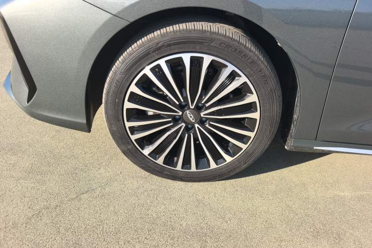 Used Chery Fengyun A8L 2025 1.5 TGDI 145 km Luxury Version