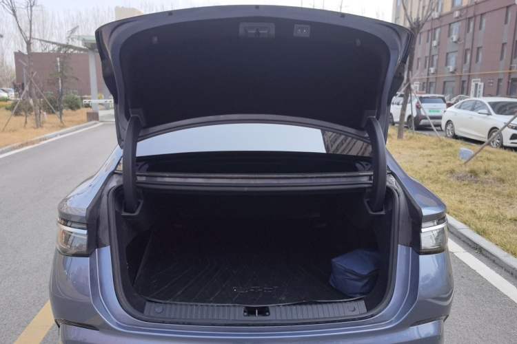 Used BYD Seal 2023 DM-i 1.5L 121km Prestige Model Trunk