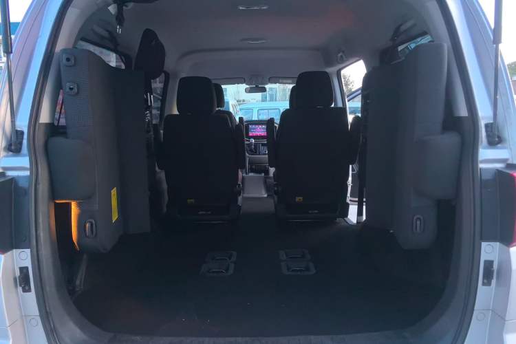 Used JAC Refine M4 2017 2.0T Manual Comfort Version
