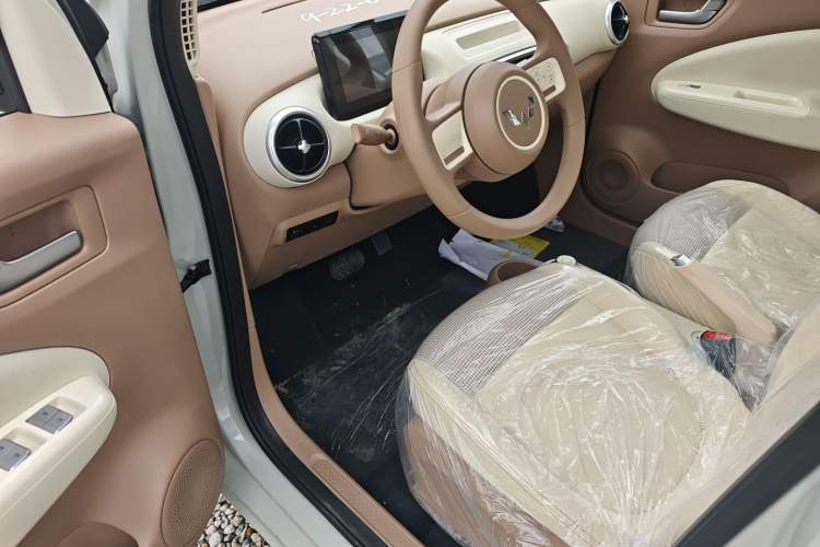 Used Wuling Hongguang MINIEV 2025 Four-Door Version Advanced Edition
