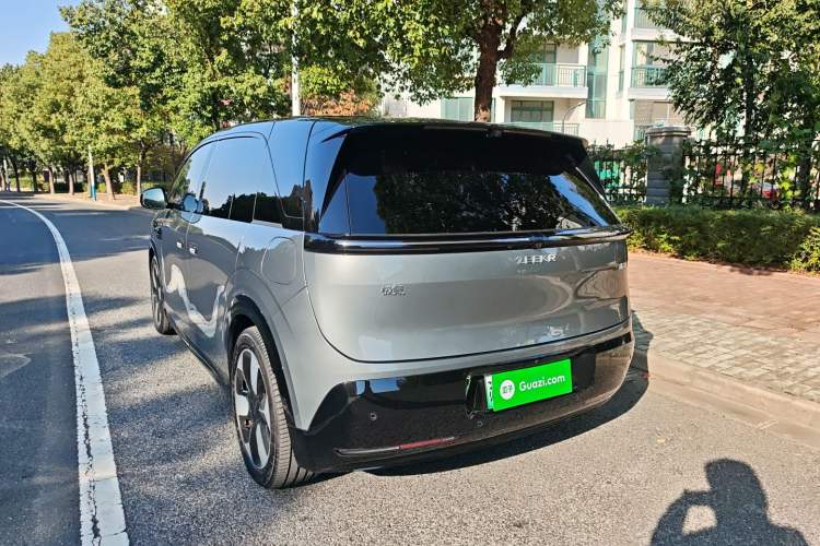 Used Zeekr MIX 2025 Intelligent Driving Version
