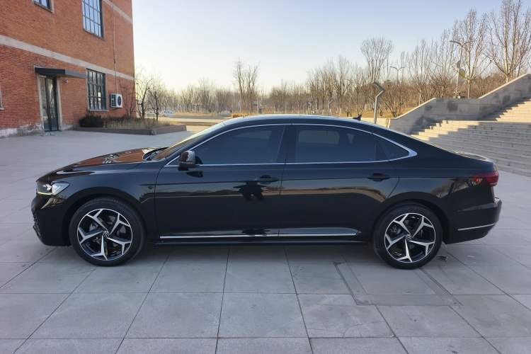 Used Volkswagen Passat 2024 380TSI Starry Dragon Edition