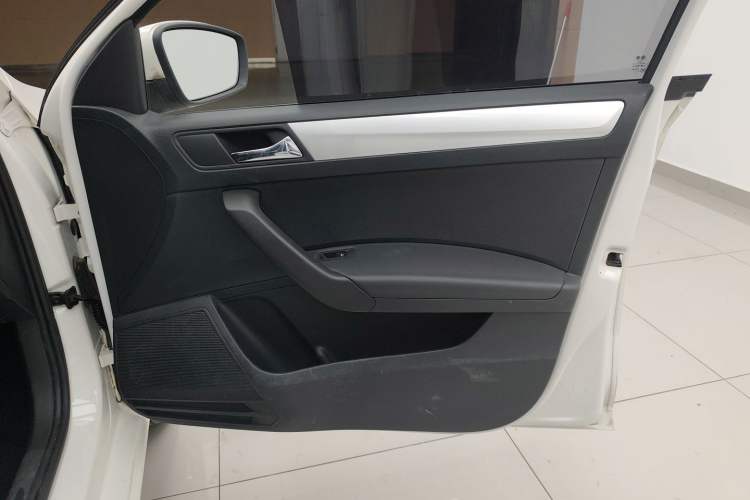 Used Skoda Rapid 2022 1.5L Automatic Comfort Edition Interior 6